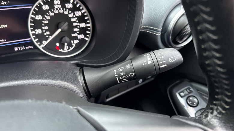 Nissan Juke 1.0 DiG-T N-Connecta 5dr Petrol Hatchback